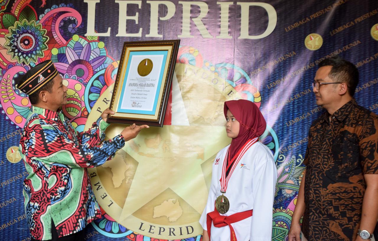 Aksi Atlet Taekwondo...