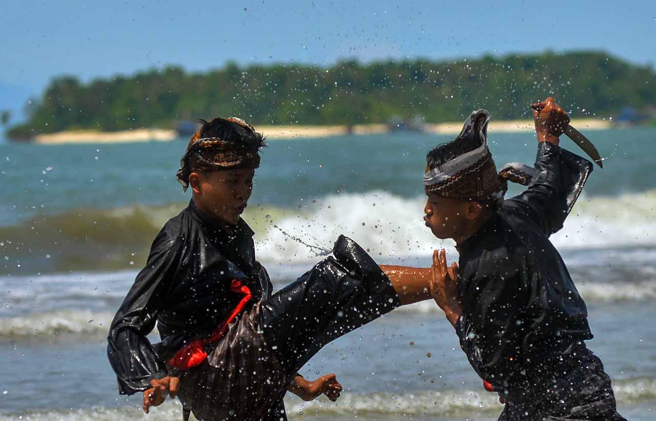 Begini Aksi Para Pesilat...