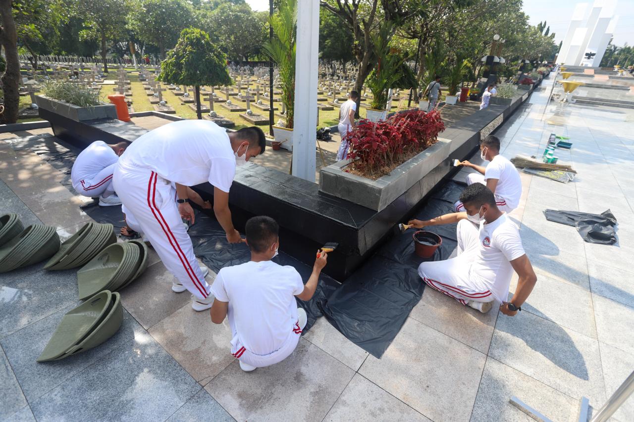 Kerja Bakti Jelang Peringatan...