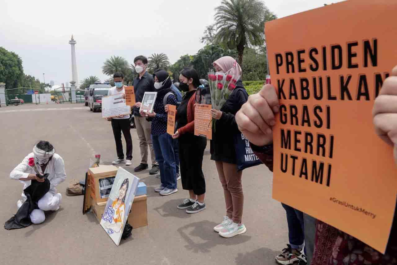 Aksi Teatrikal Dukung...