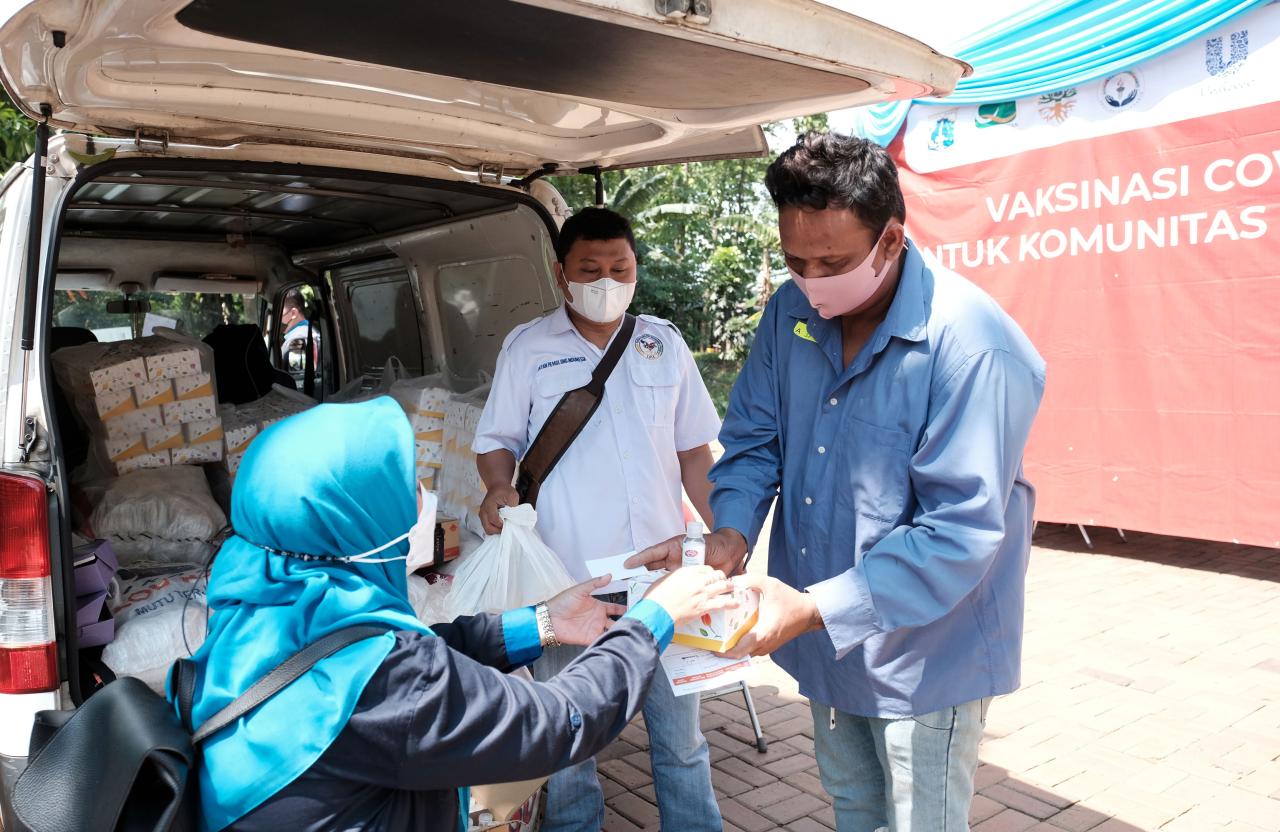 Vaksinasi Covid-19 untuk...