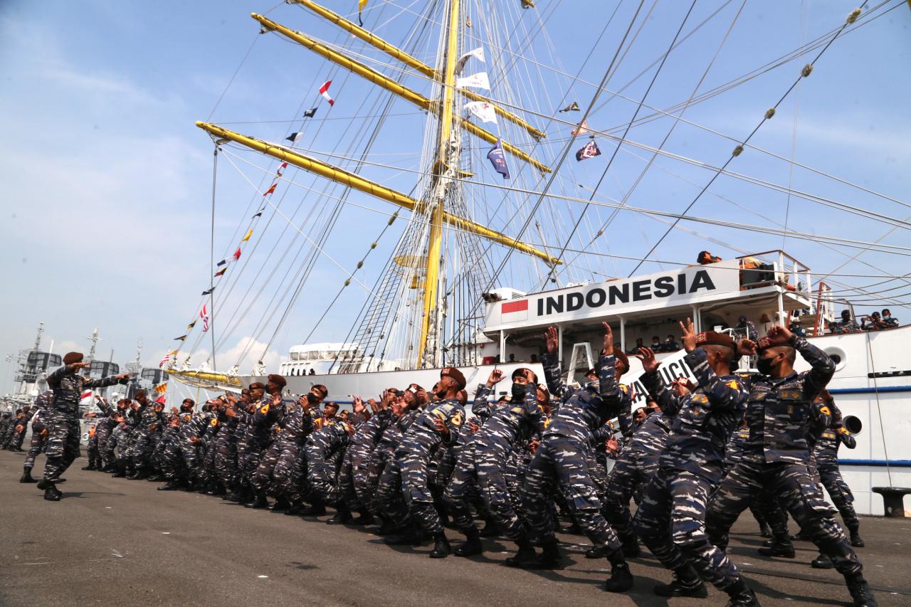 99 Hari Mengarungi Lautan...