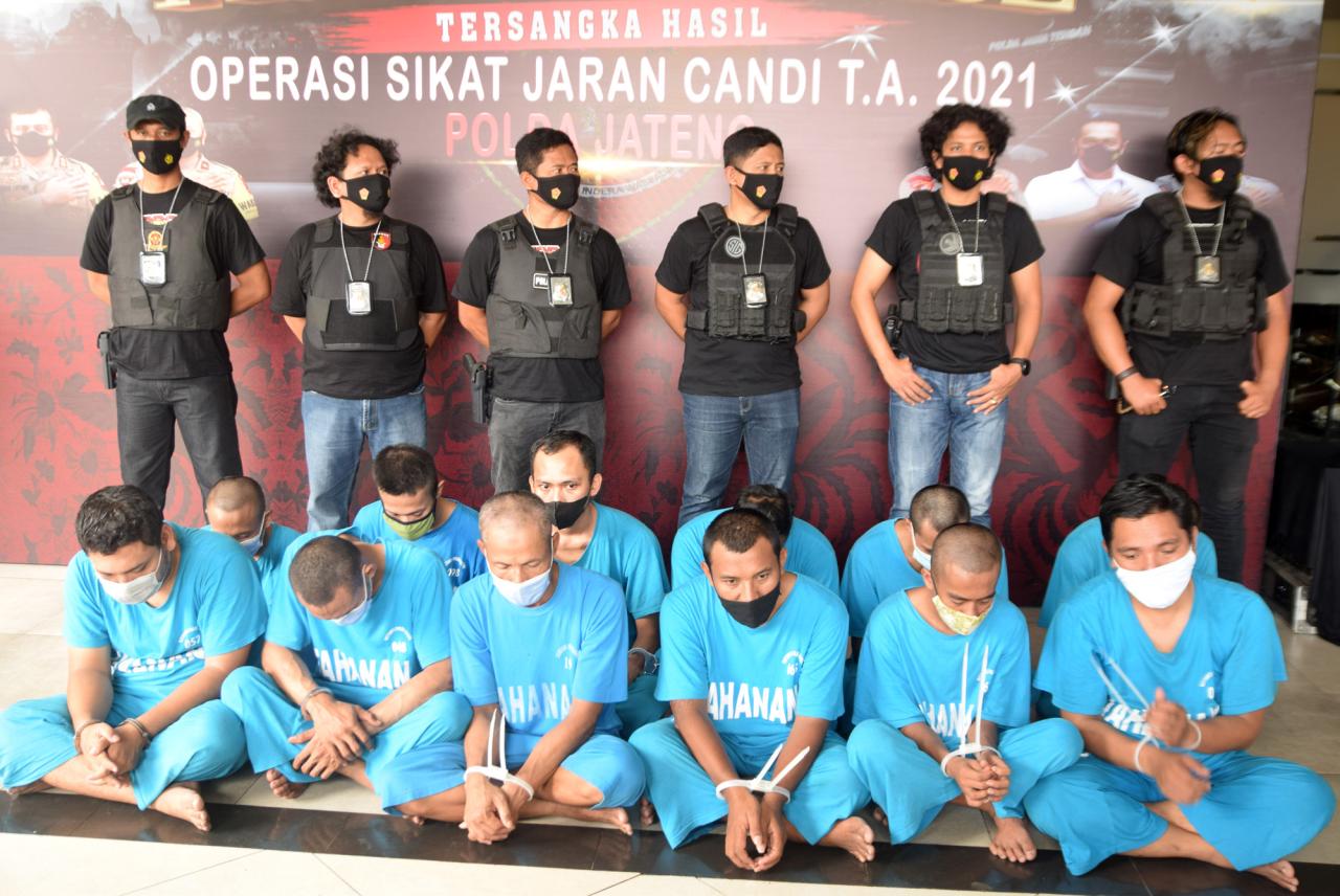 Operasi Sikat Candi,...