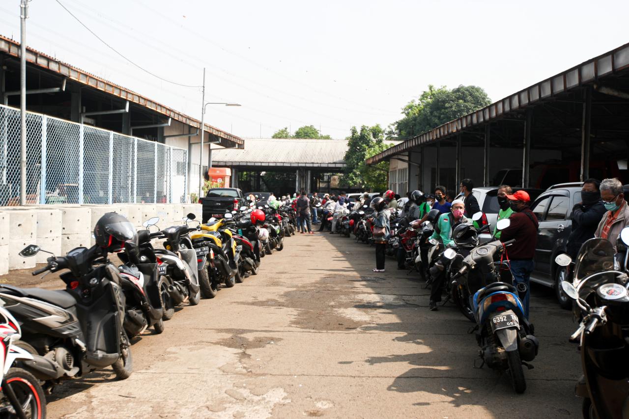 Takut Kena Tilang, Ratusan...