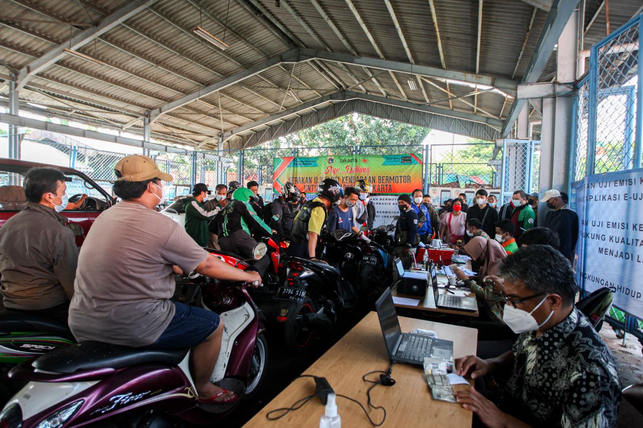 Takut Kena Tilang, Ratusan...