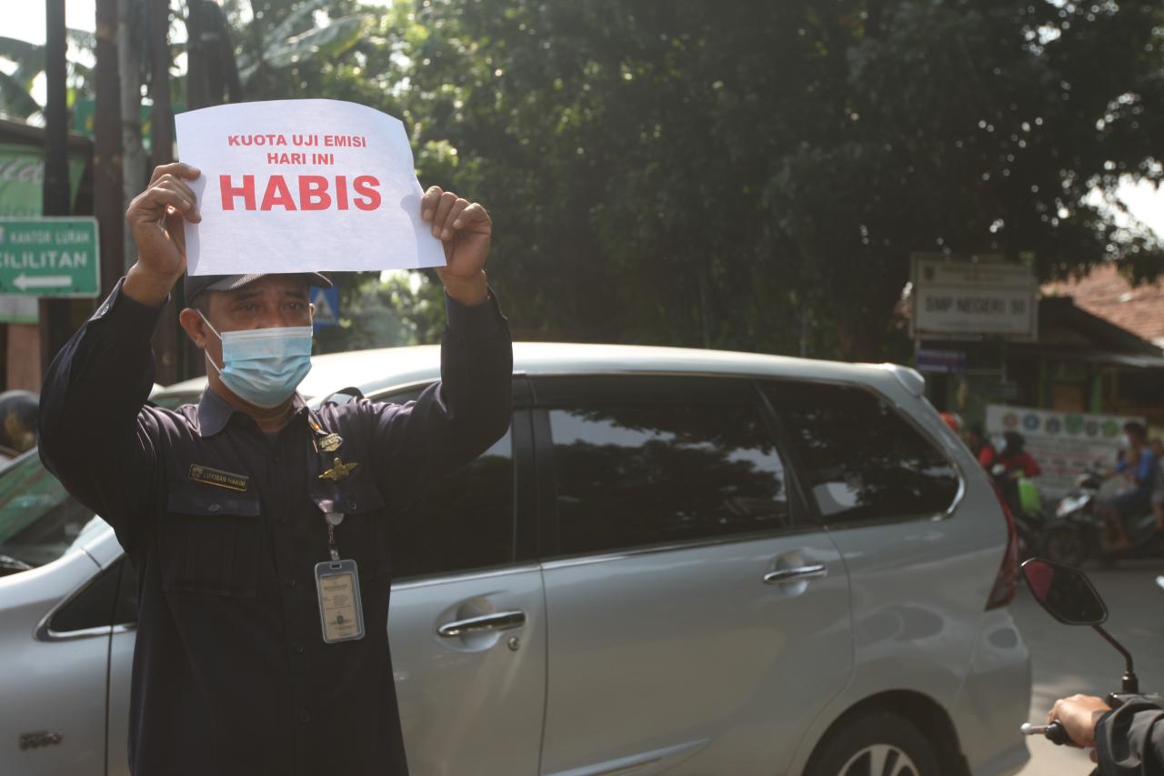 Takut Kena Tilang, Ratusan...