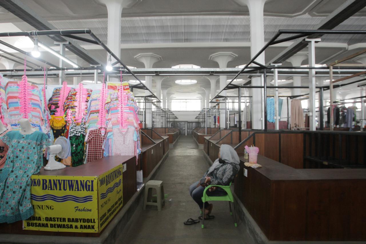 Potret Kehidupan Pedagang...