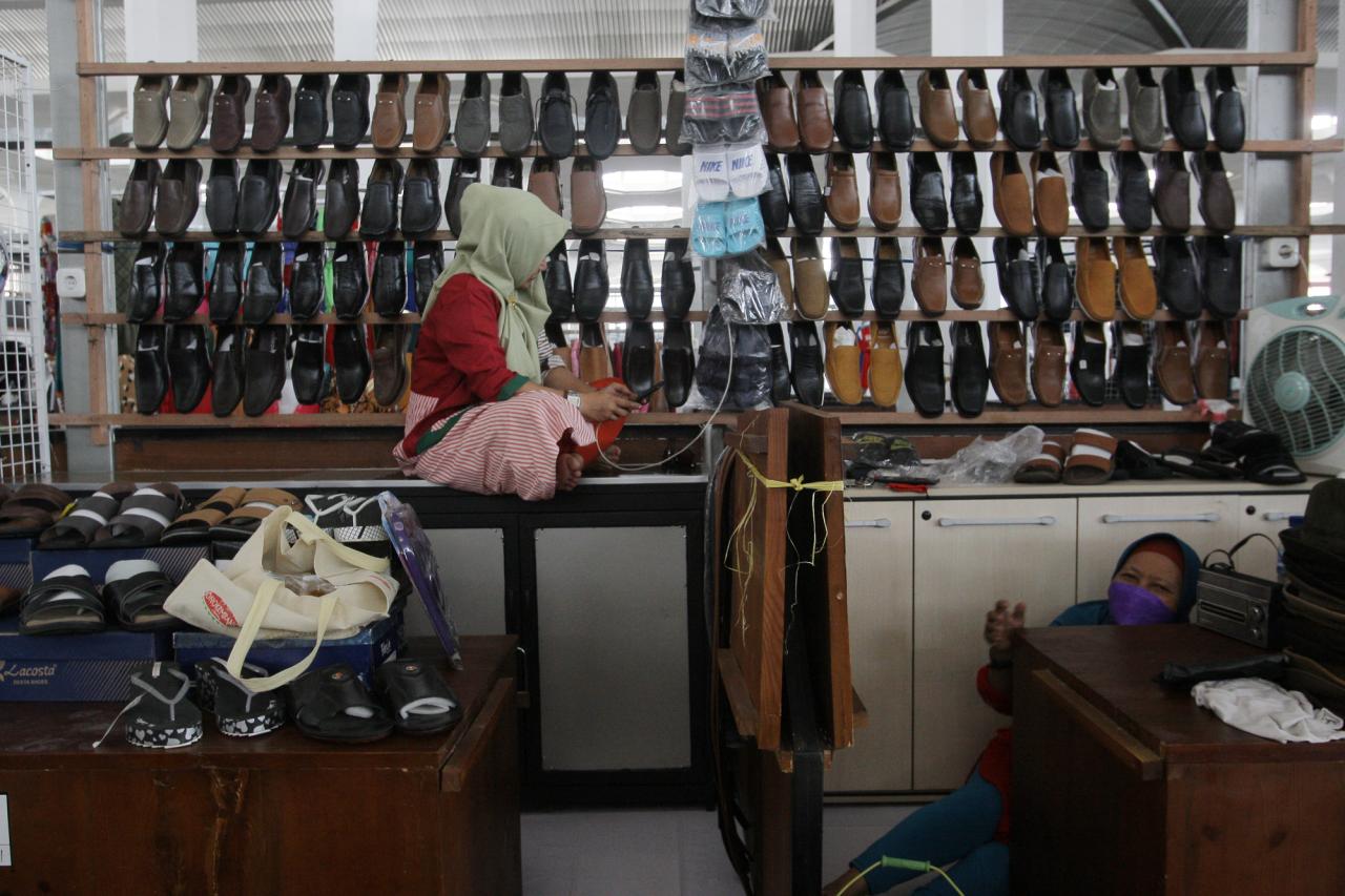 Potret Kehidupan Pedagang...