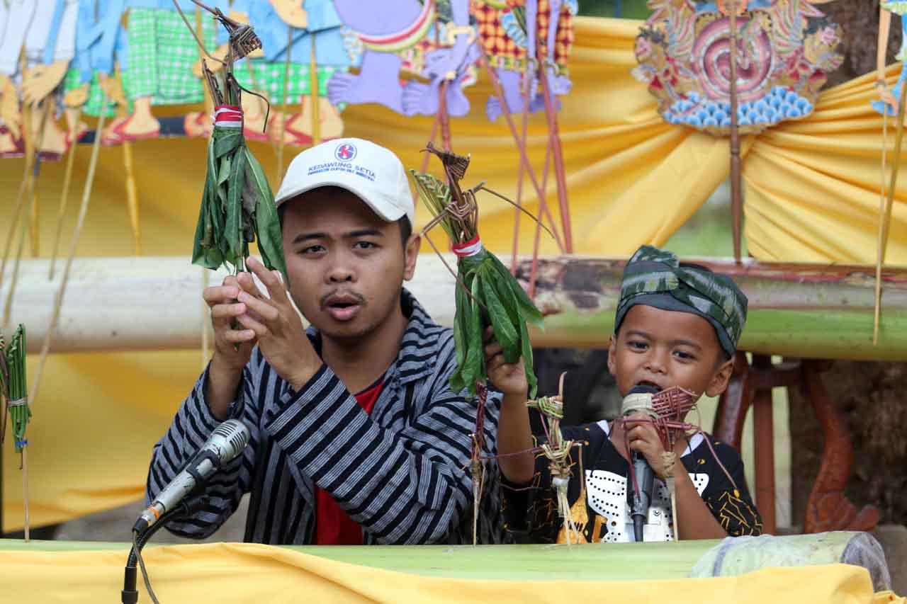 Aksi Pentas Wayang Bocah...