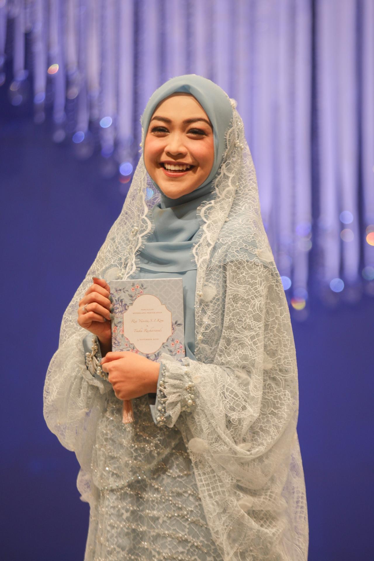 Potret Ria Ricis Tampil...