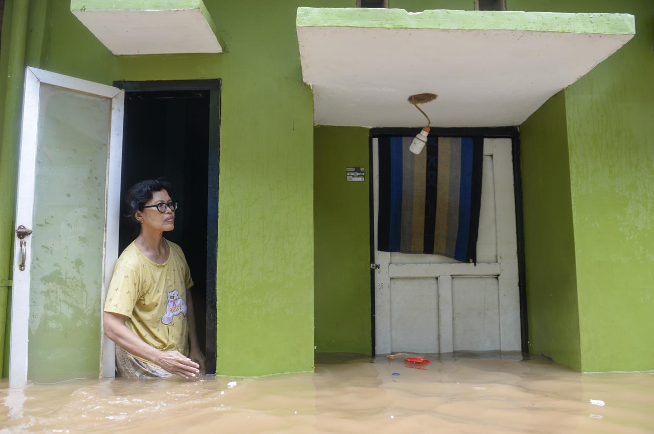 Jakarta Masih Terendam...