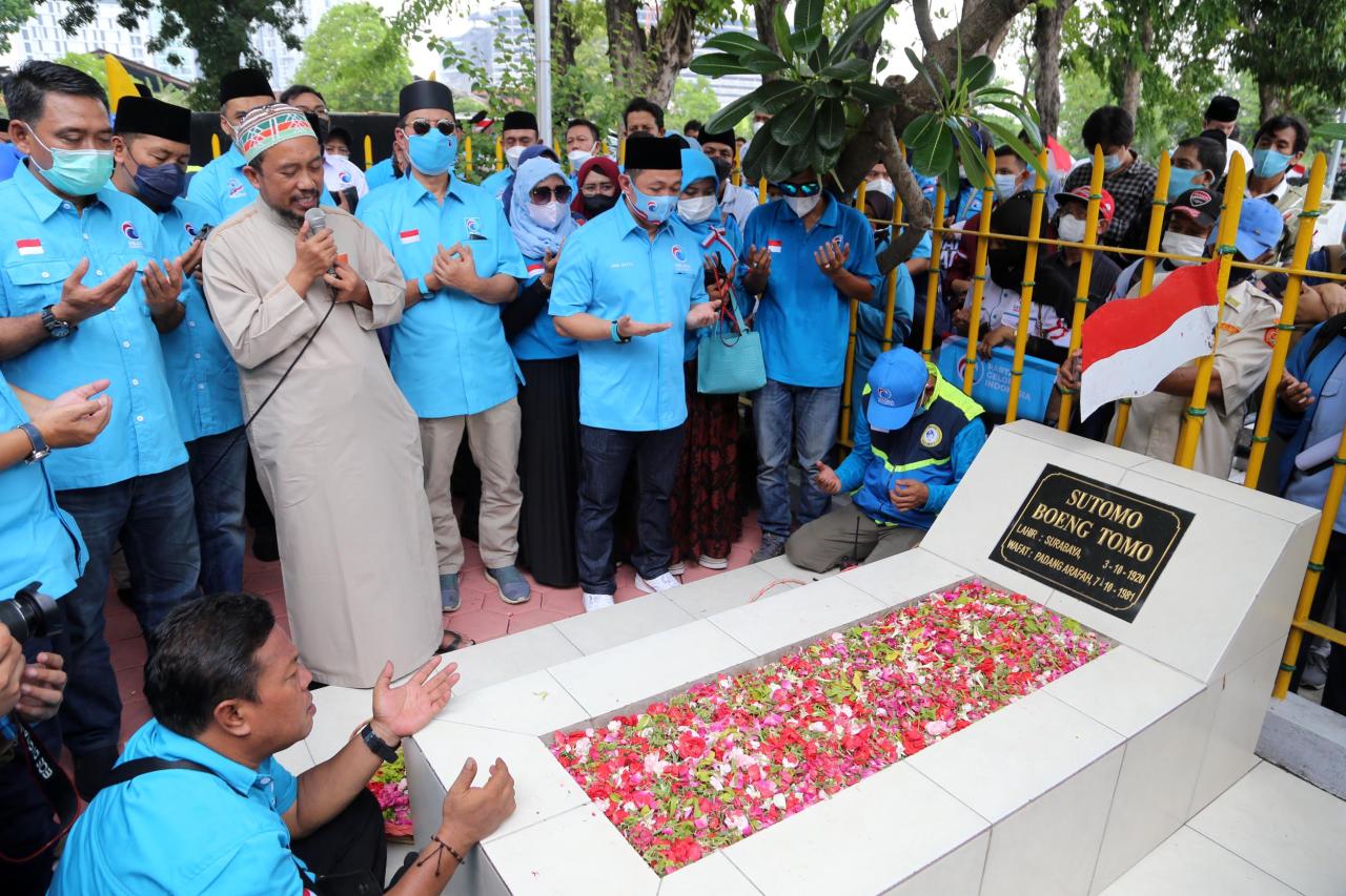 Anis Matta Ziarah dan...