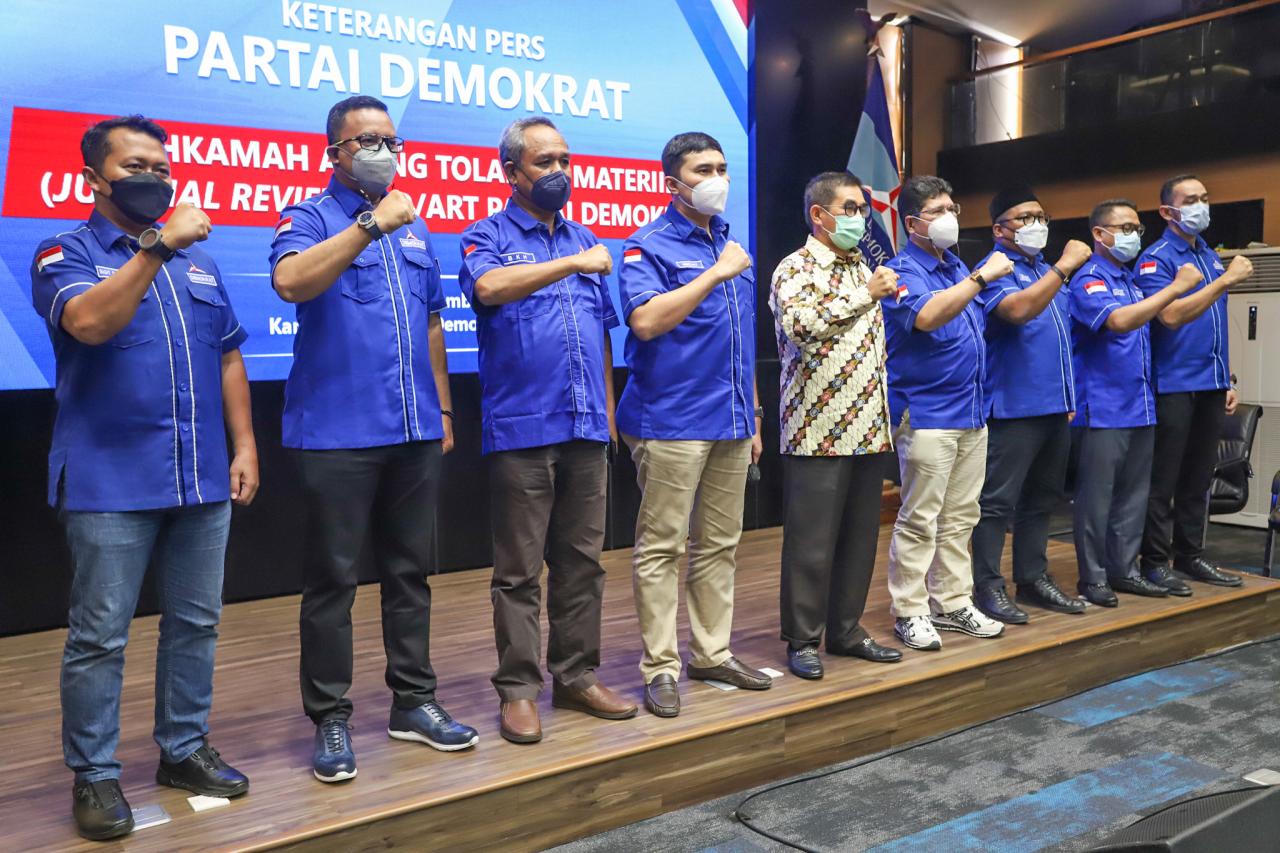 AHY Sambut Baik Putusan...
