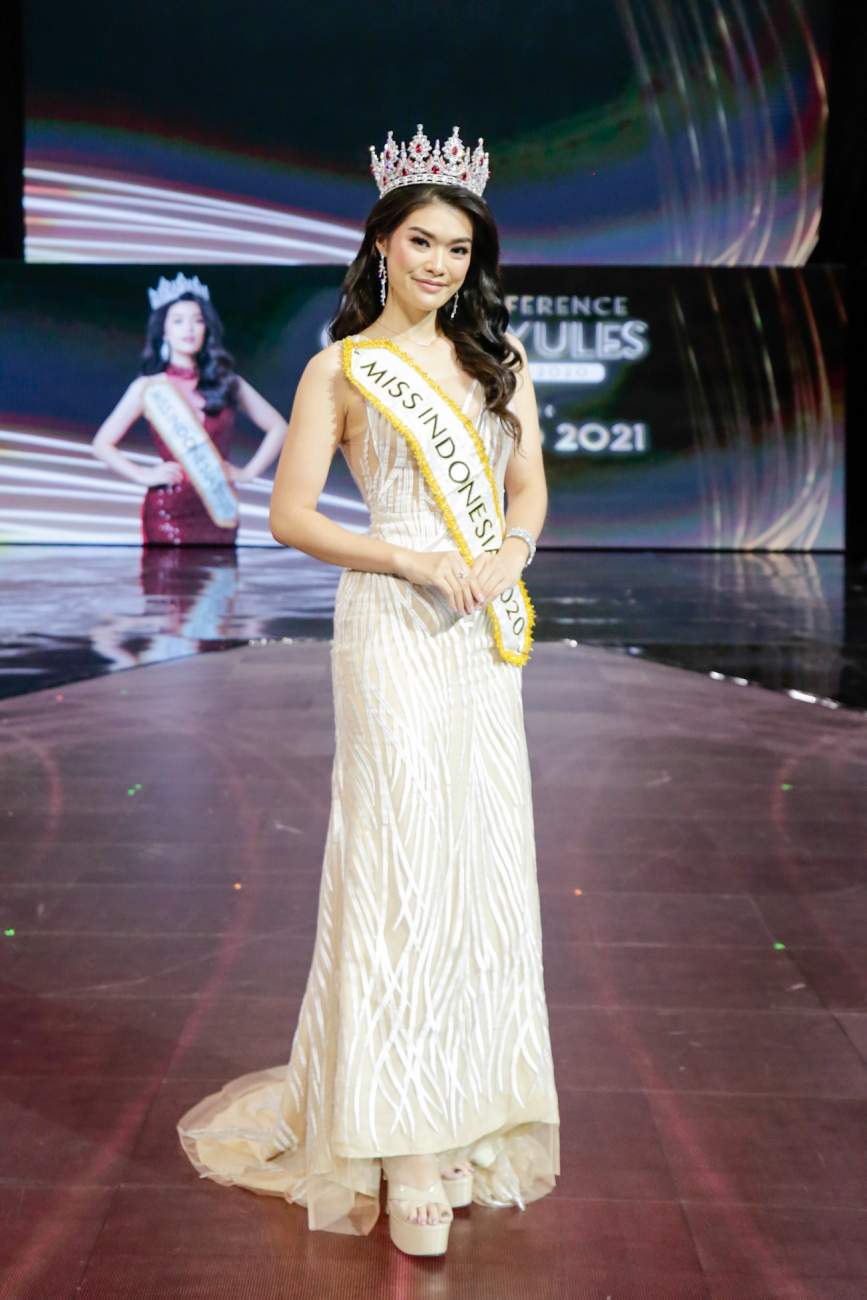 Miss Indonesia Carla...
