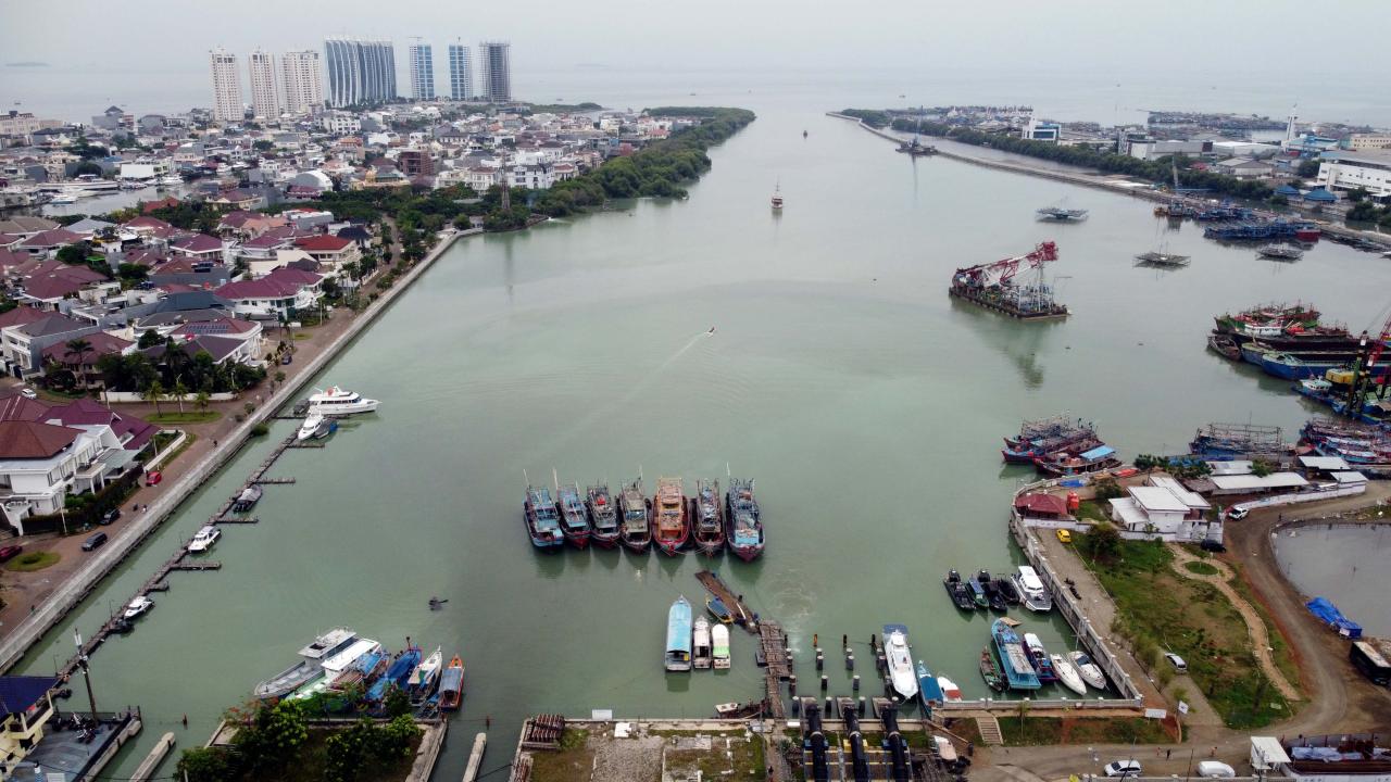 Daya Tampung Waduk Pluit...