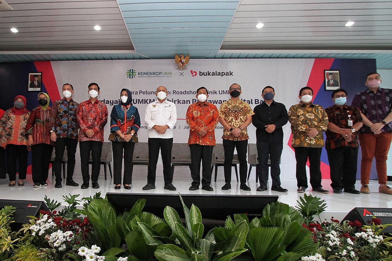 Credibook Hadir di Roadshow...