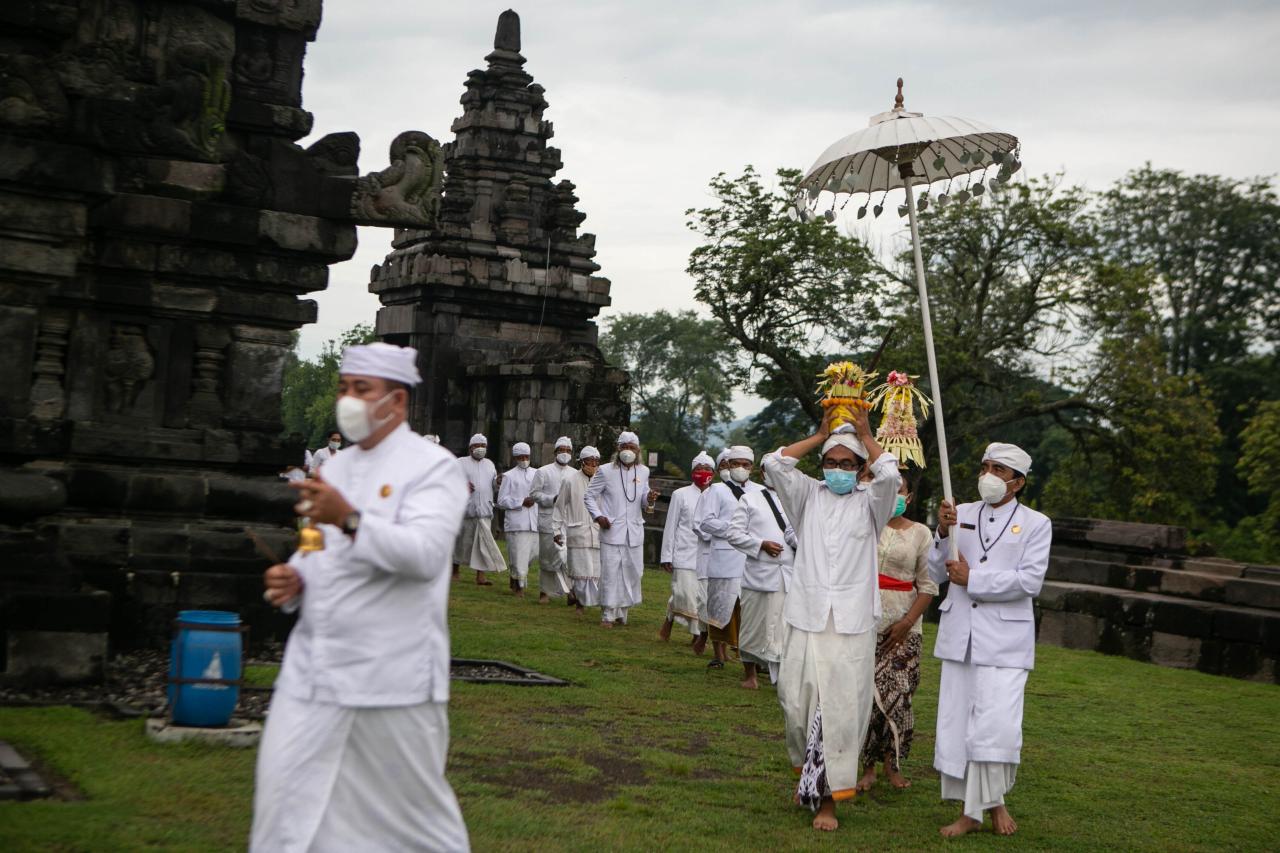 Umat Hindu Gelar Upacara...