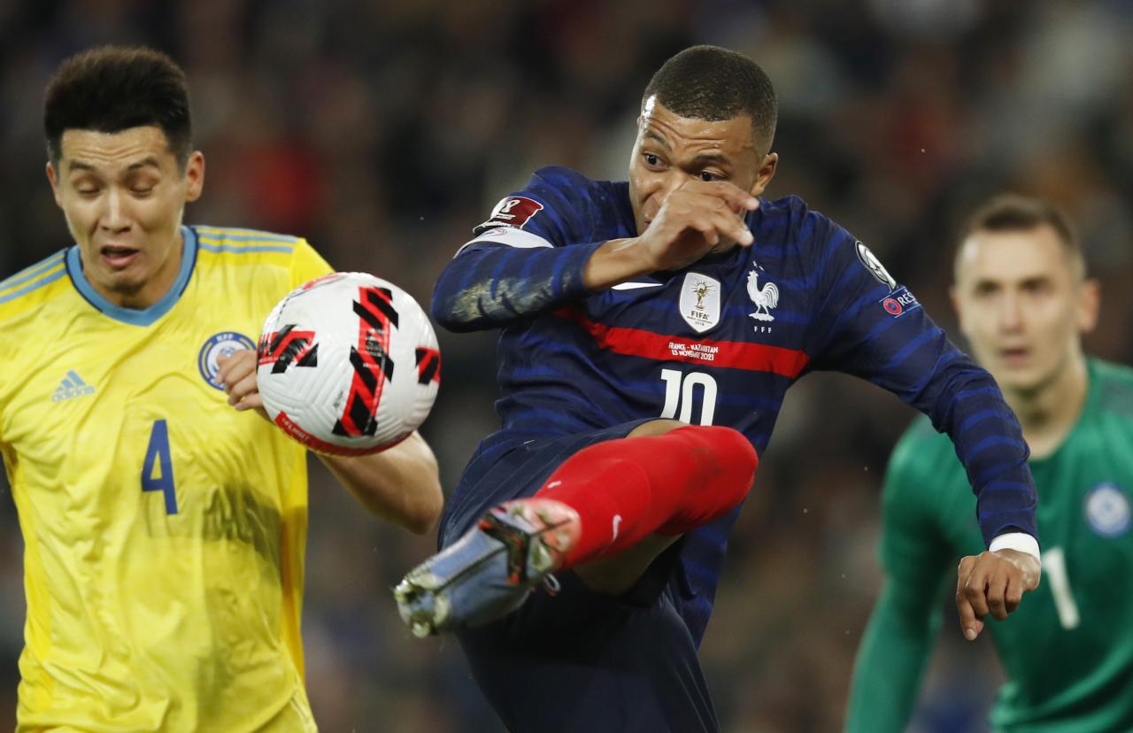 Aksi Mbappe Borong Empat...