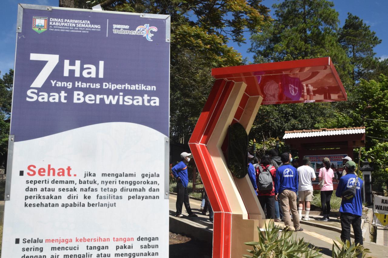 Asyiknya Menikmati Keindahan...