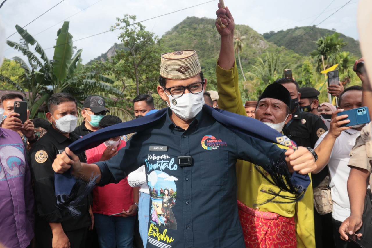 Tawarkan Paket Wisata...
