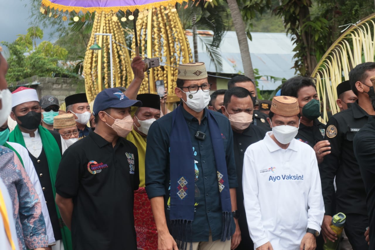 Tawarkan Paket Wisata...