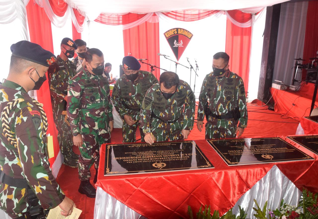 Peringatan HUT ke-76...