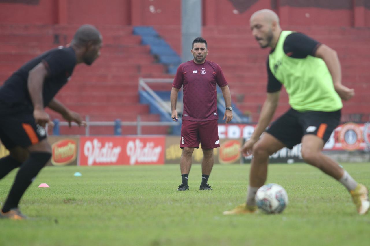 Javier Roca Resmi Jadi...