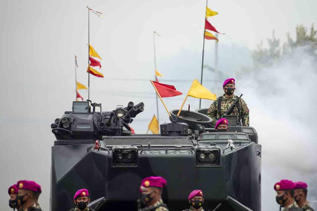 Korps Marinir Gelar...