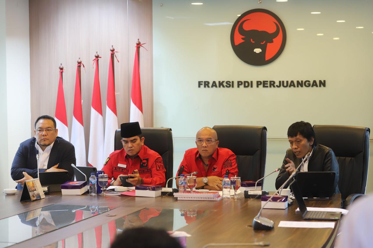 F-PDIP Desak Pertamina...