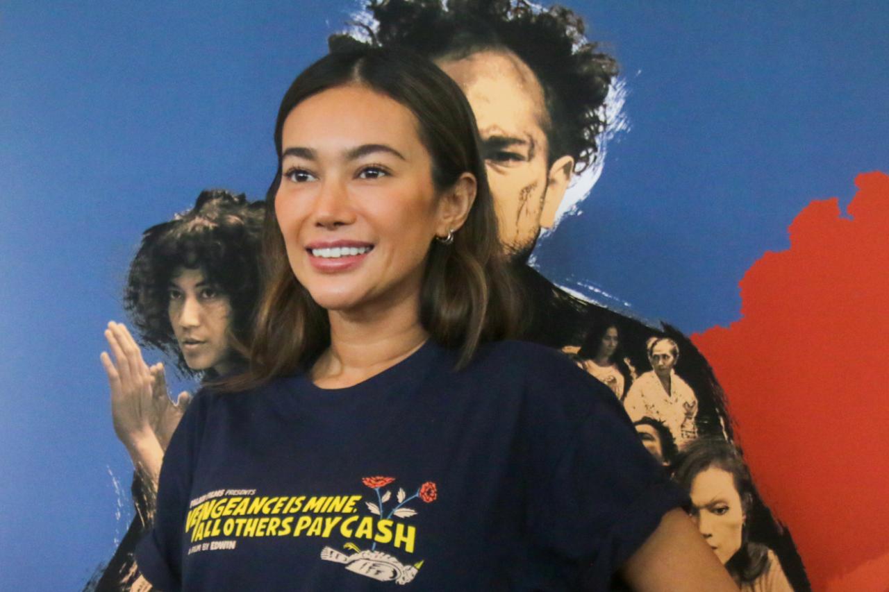 Potret Ratu Felisha,...