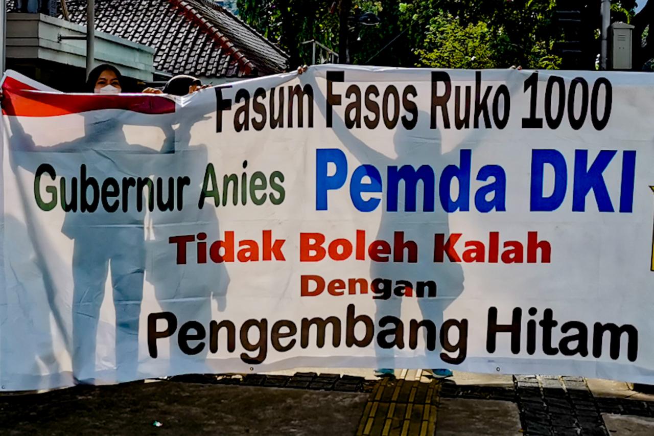 Warga Desak Pemprov...
