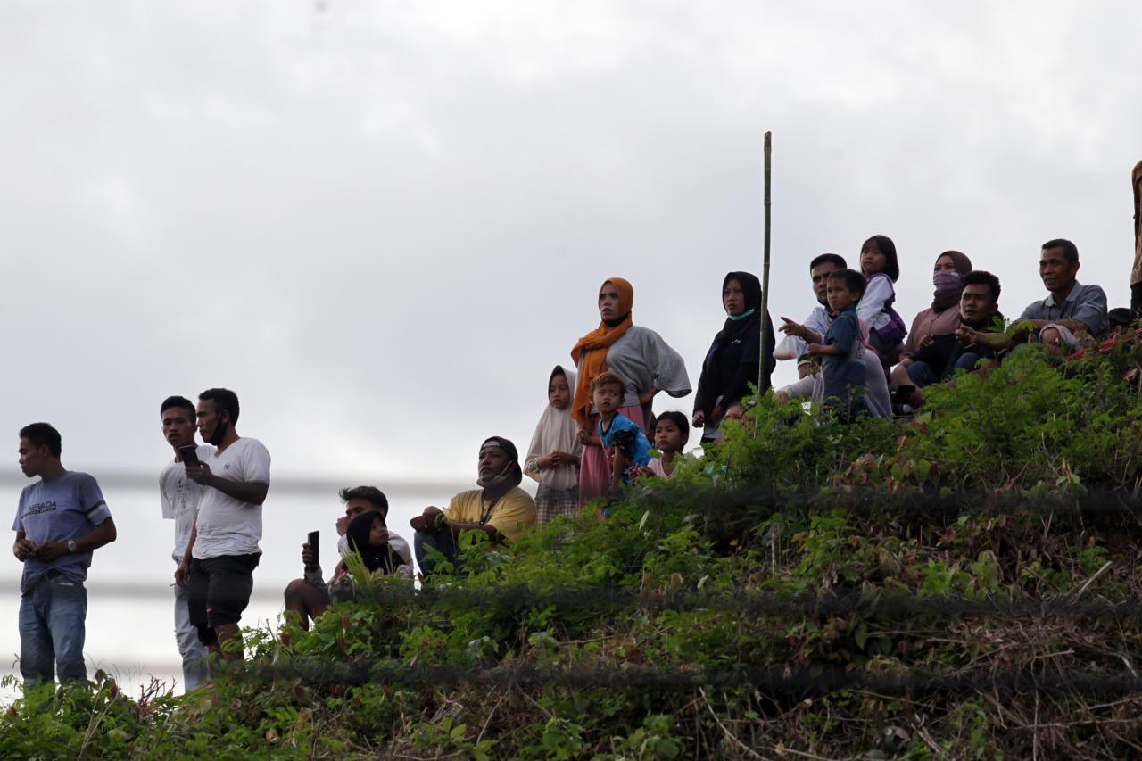Masyarakat Antusias...