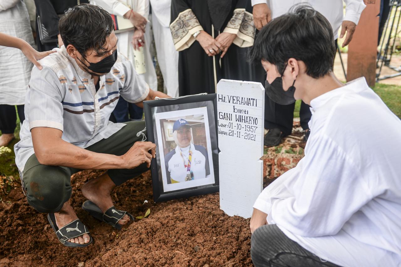 Pemakaman Legenda Bulu...