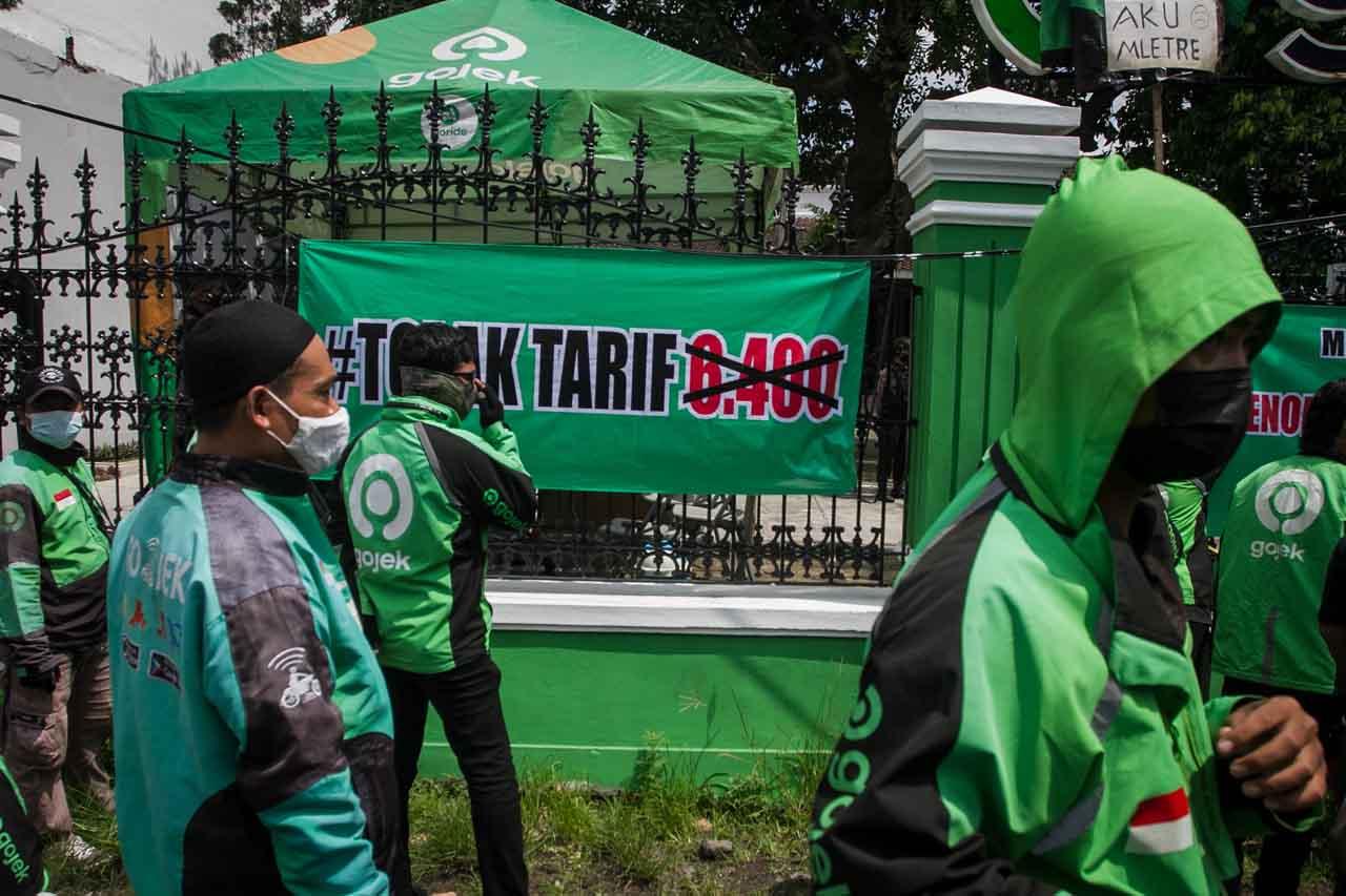 Aksi Menolak Penyesuaian...