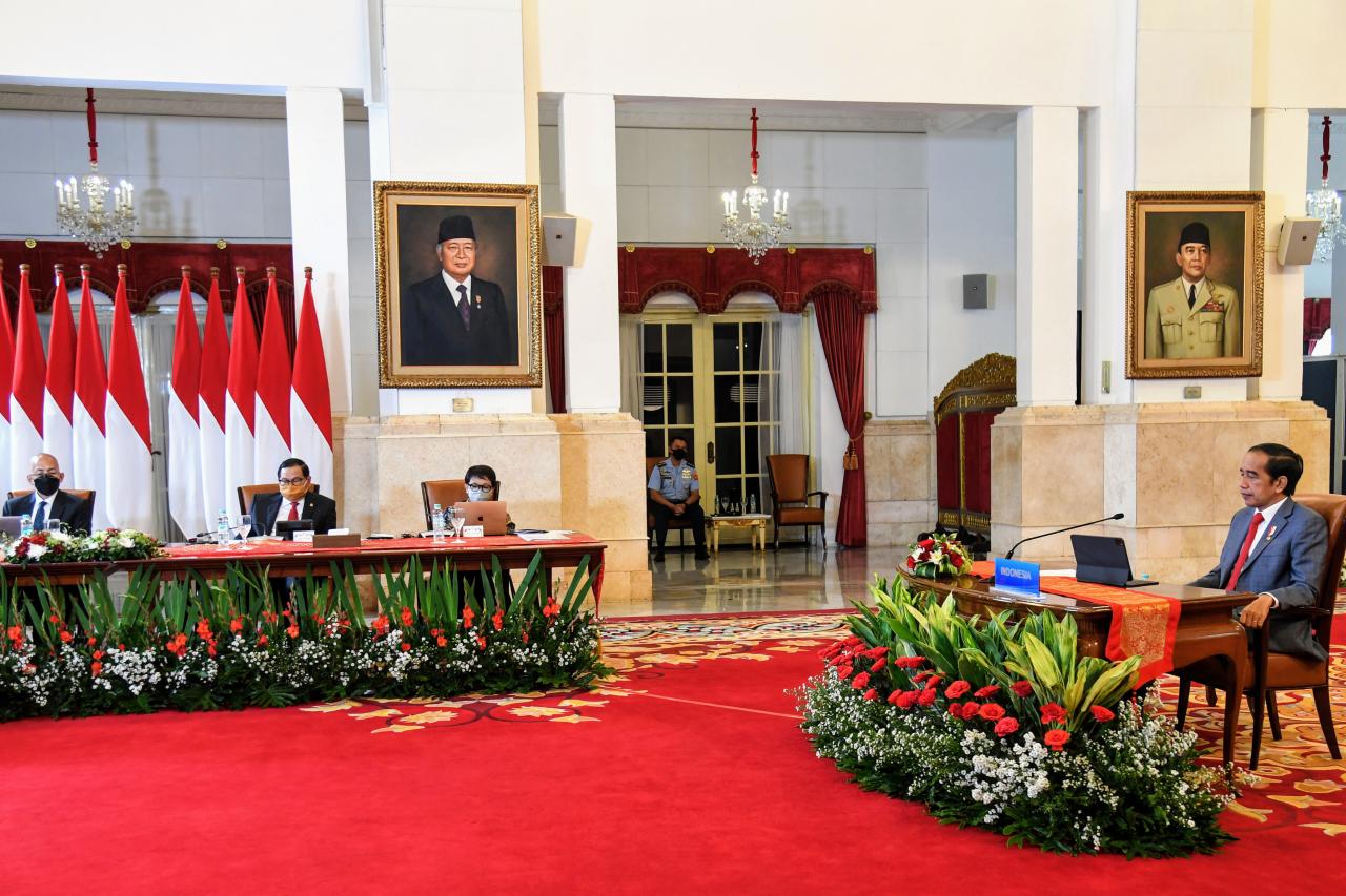 Presiden Jokowi Hadiri...
