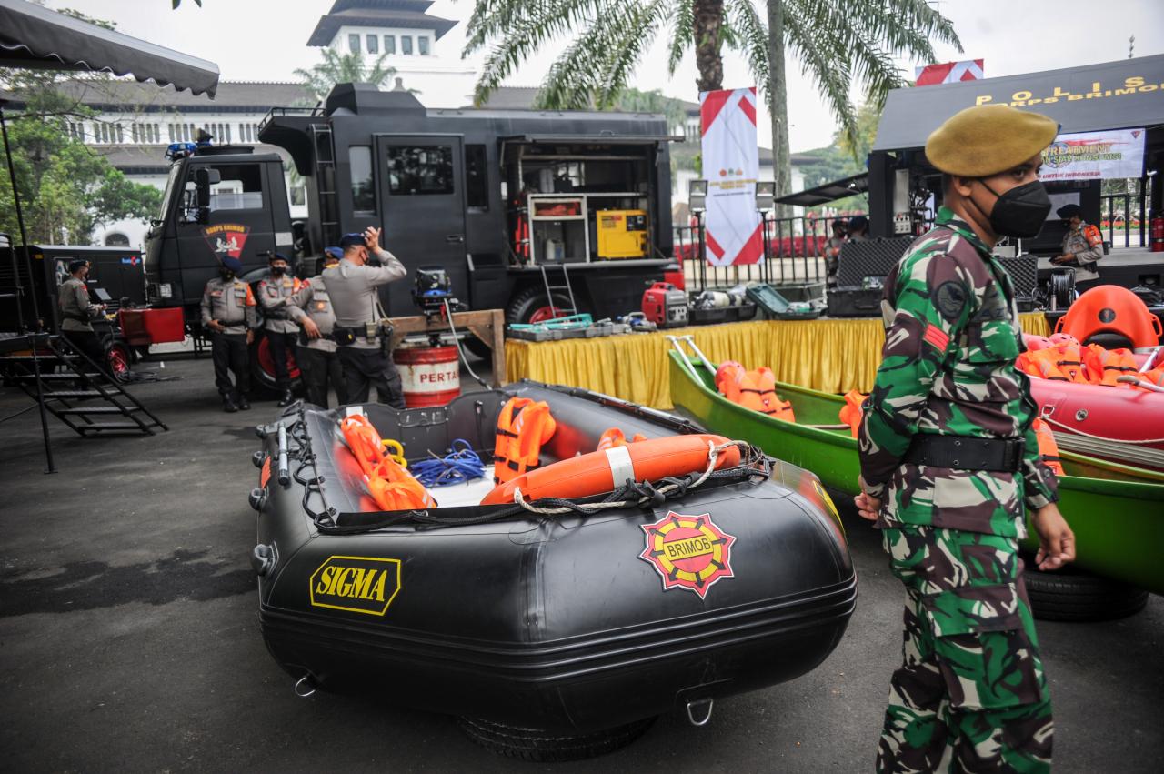 Ridwan Kamil Pimpin...