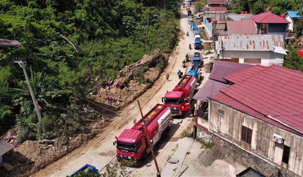 Jalan Rusak Belasan...