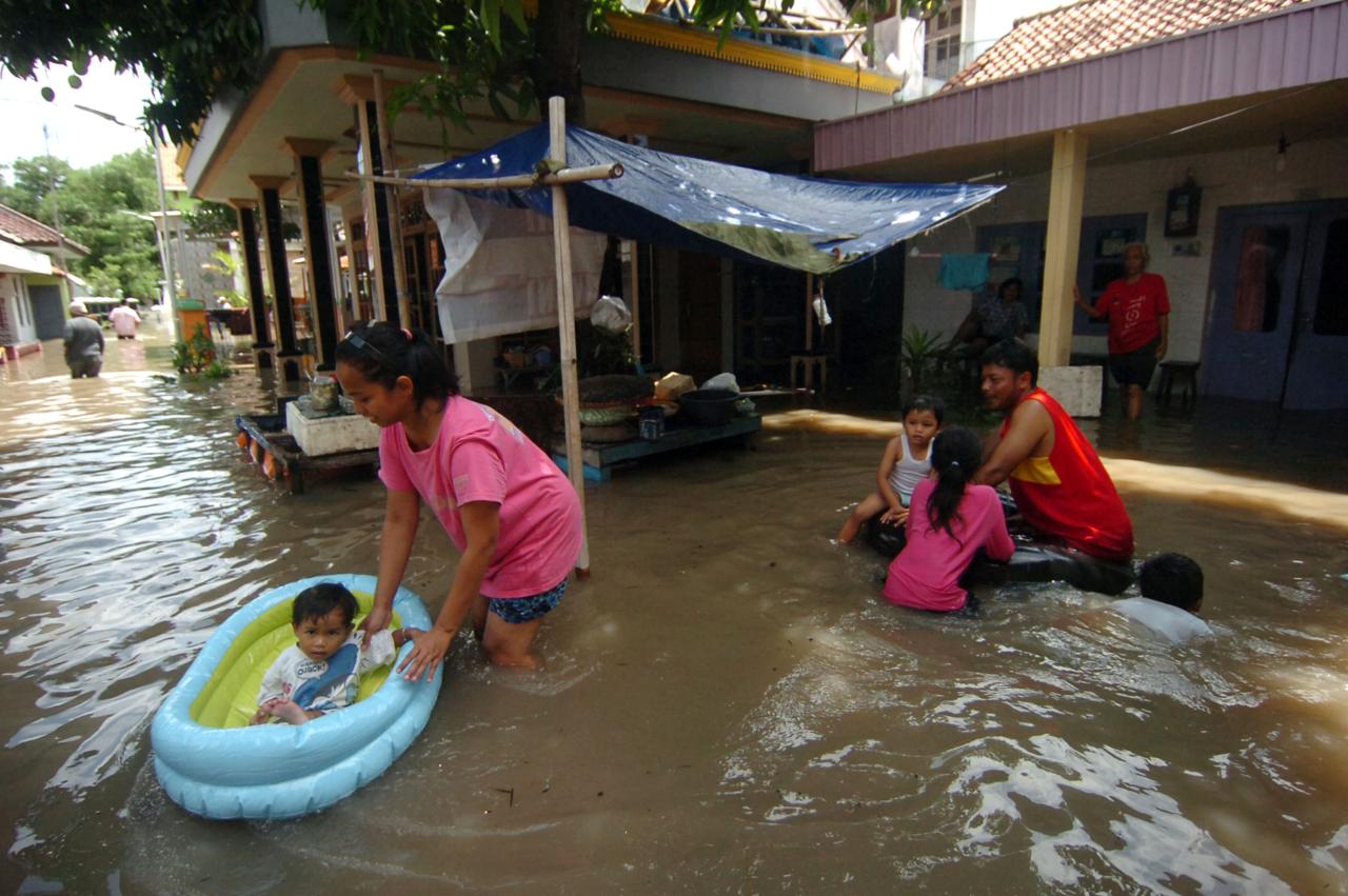 Ratusan Rumah Warga...