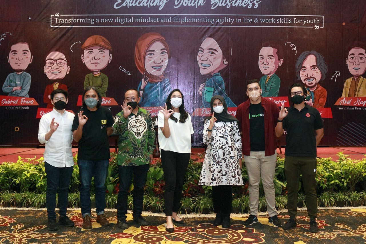 CrediBook Hadir di Roadshow...