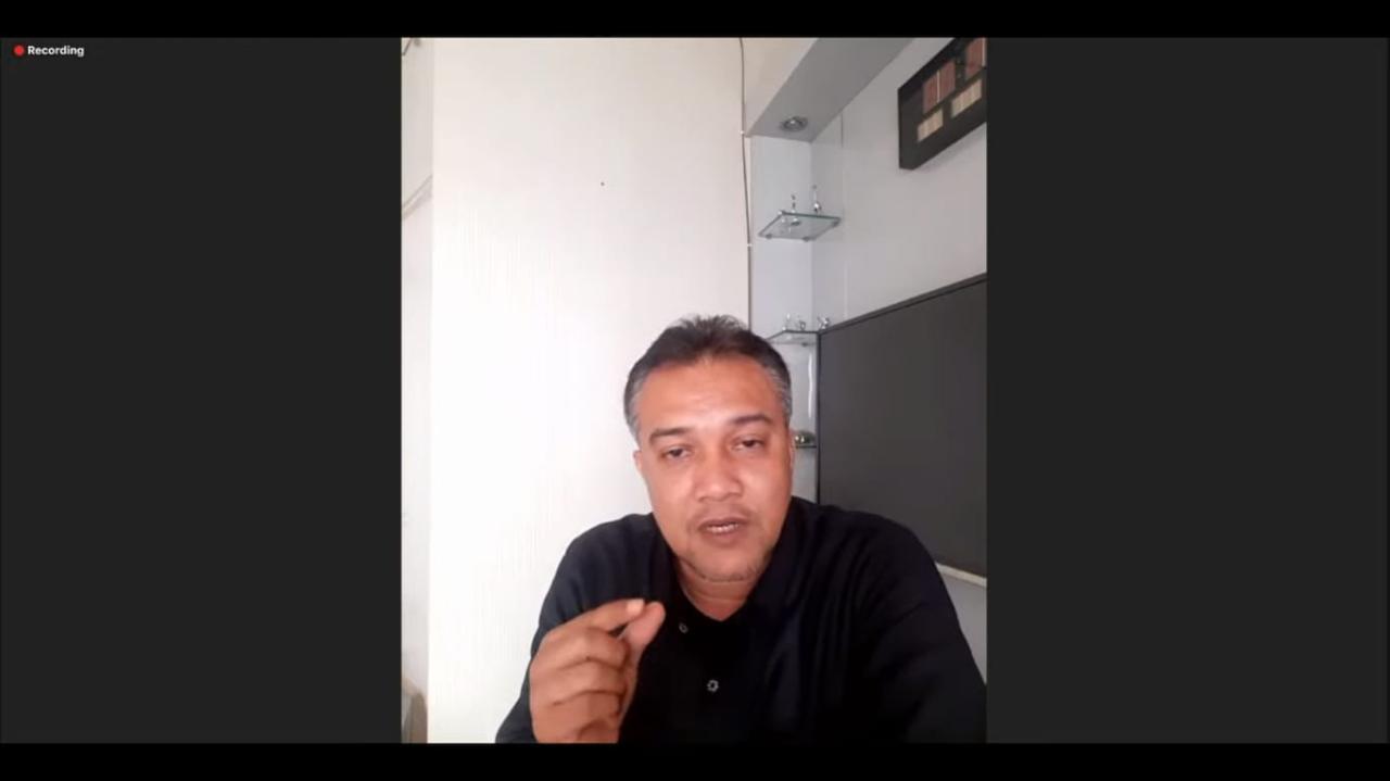 Bicara di Webinar Partai...