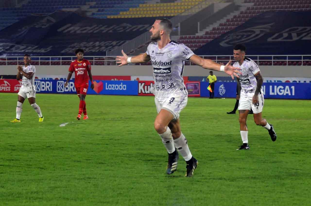 Menang Tipis, Bali United...