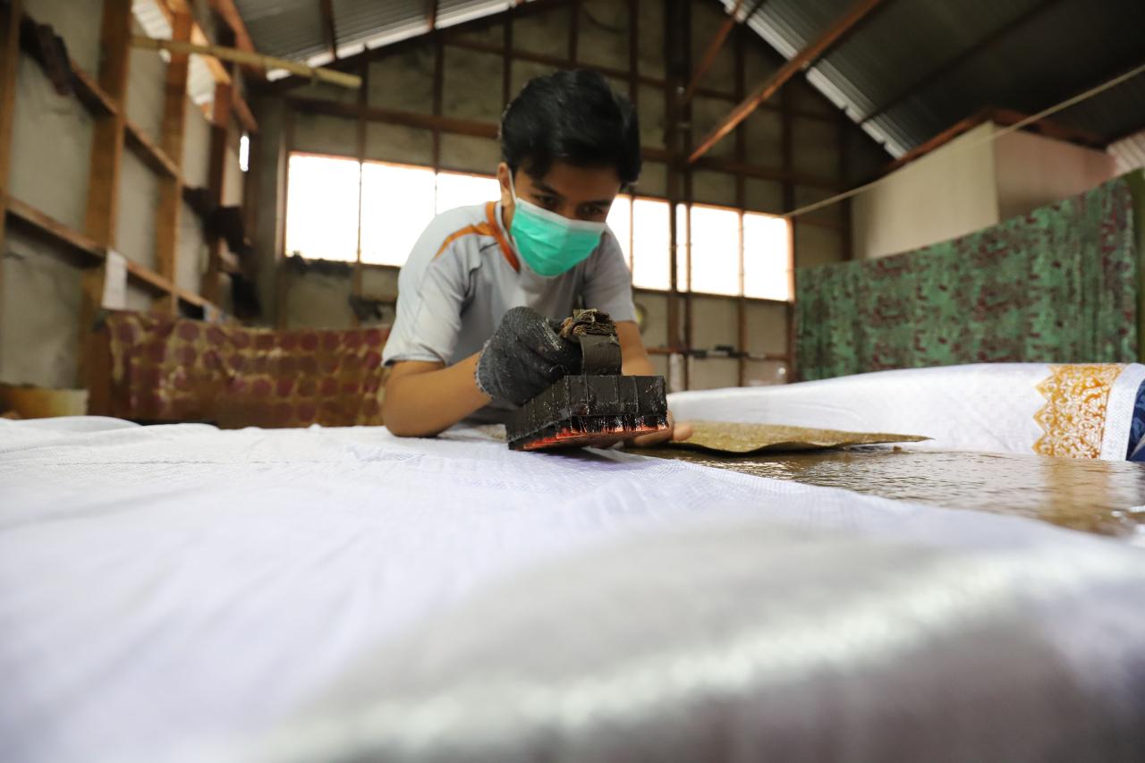 Intip Proses Pembuatan...