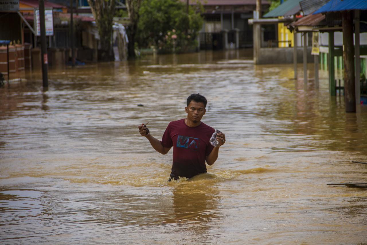Banjir Kembali Rendam...