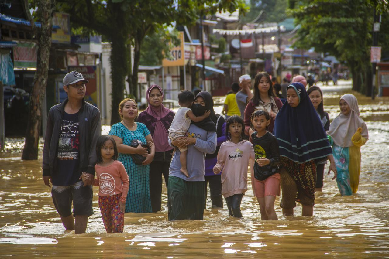 Banjir Kembali Rendam...