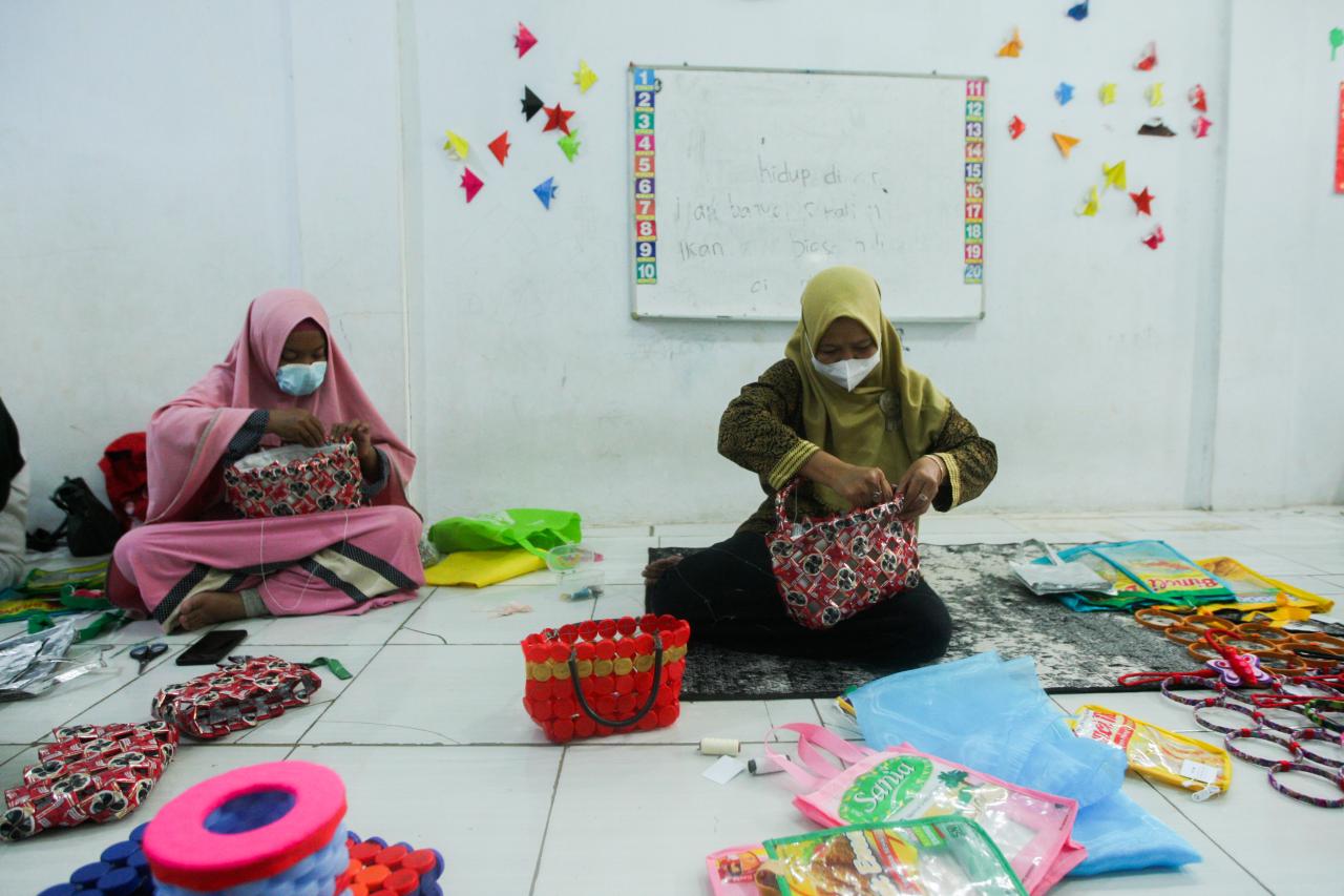 MNC Peduli dan MNC Sekuritas...