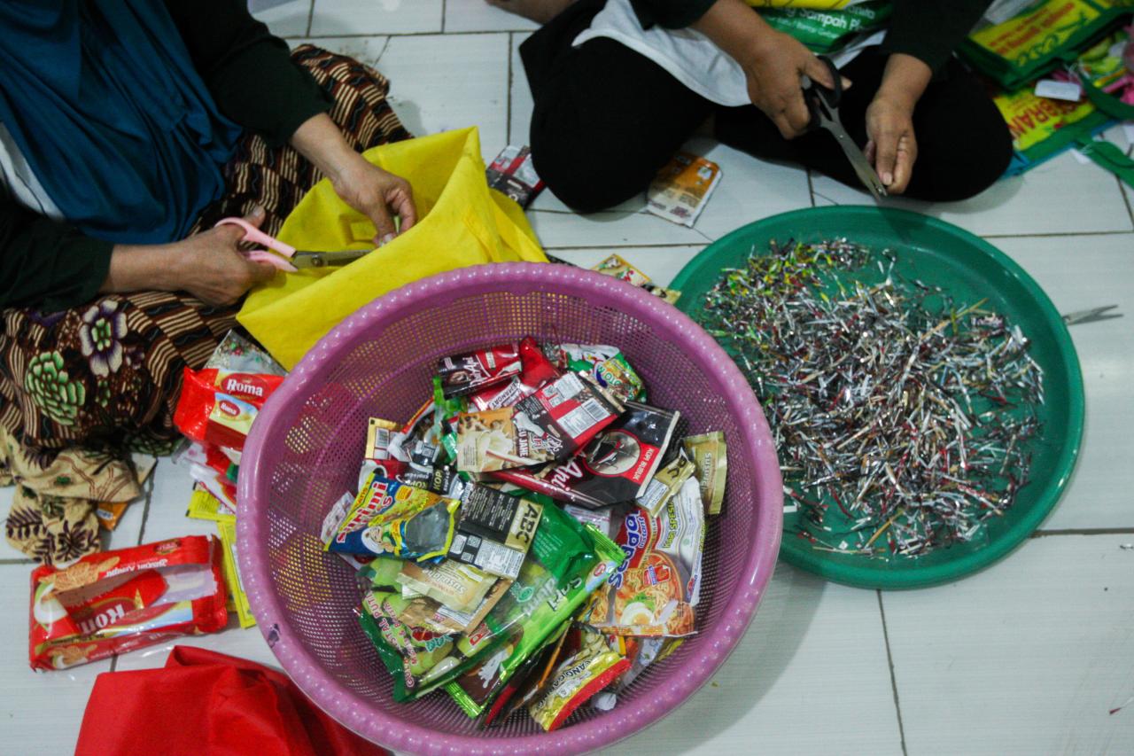 MNC Peduli dan MNC Sekuritas...