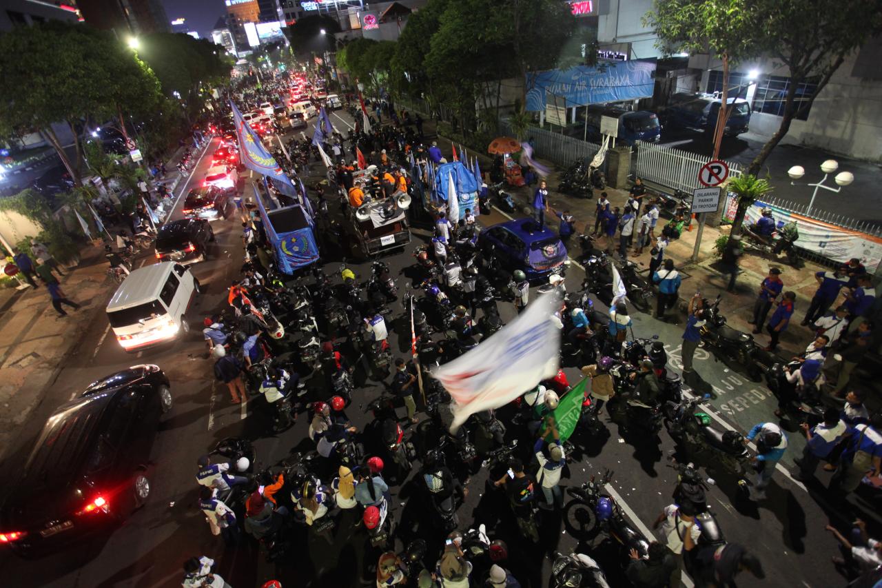Unjuk Rasa Buruh Surabaya...