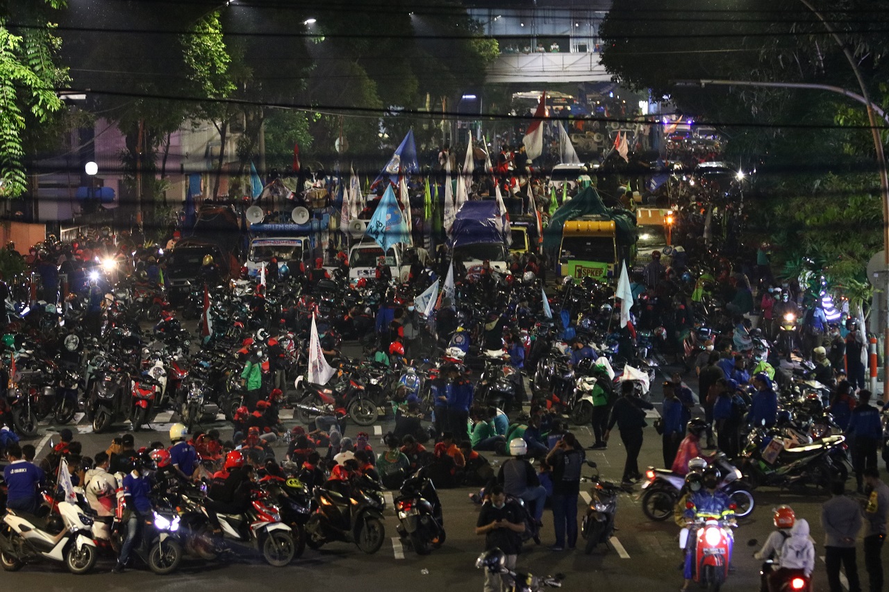 Unjuk Rasa Buruh Surabaya...