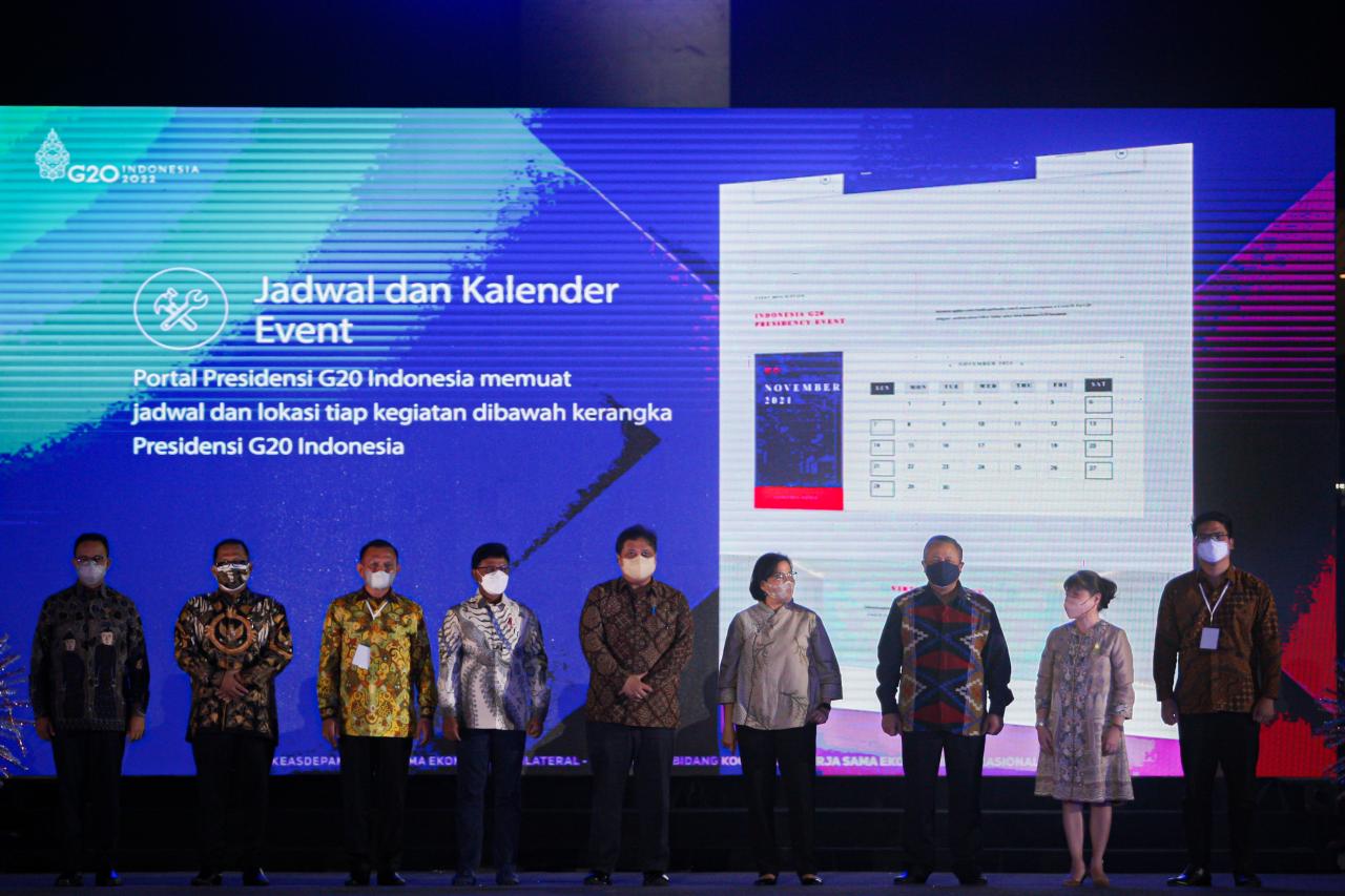 Menko Airlangga Luncurkan...