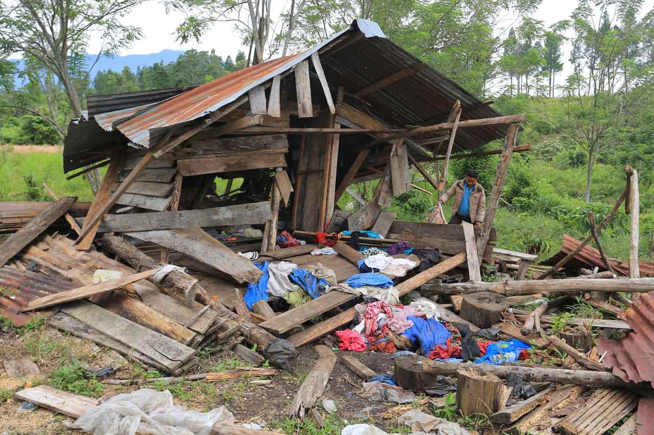 Puluhan Rumah Warga...